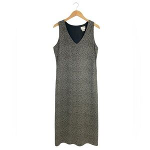 Old Navy size 4 women’s lined sleeveless classic black summer maxi dress.
